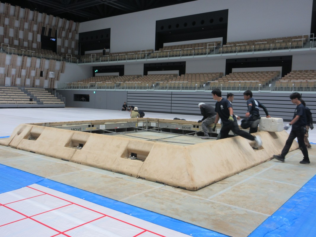 イカツイ土俵 土俵の作りかた！？ - アオーレ長岡