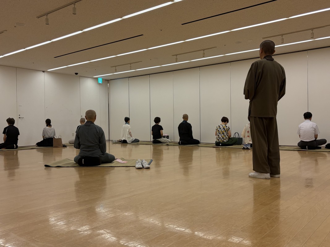 まちなか座禅会 - アオーレ長岡